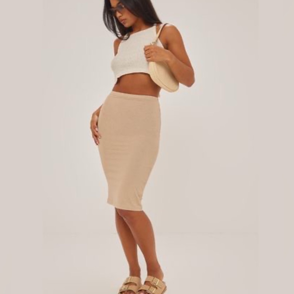 🌺NWT PRETTY LITTLE THINGS RIBBED BODY CON MIDI SKIRT SIZE X-LARGE🌺